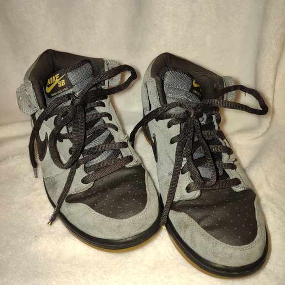 nike sb dunk mid charcoal